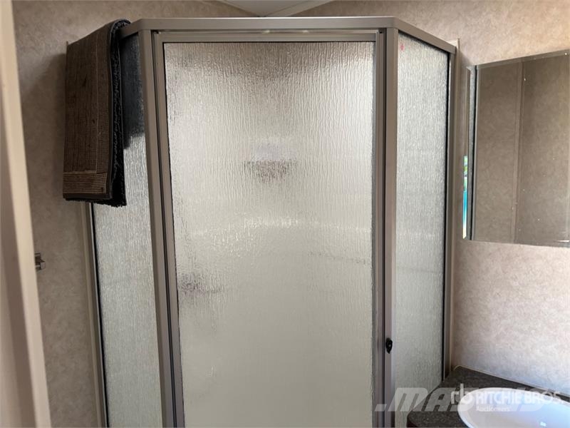  Vintage Trailers 38 ft Tri/A Gooseneck Enclosed Tr Prikolice zabojniki