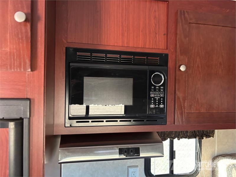  Vintage Trailers 38 ft Tri/A Gooseneck Enclosed Tr Prikolice zabojniki