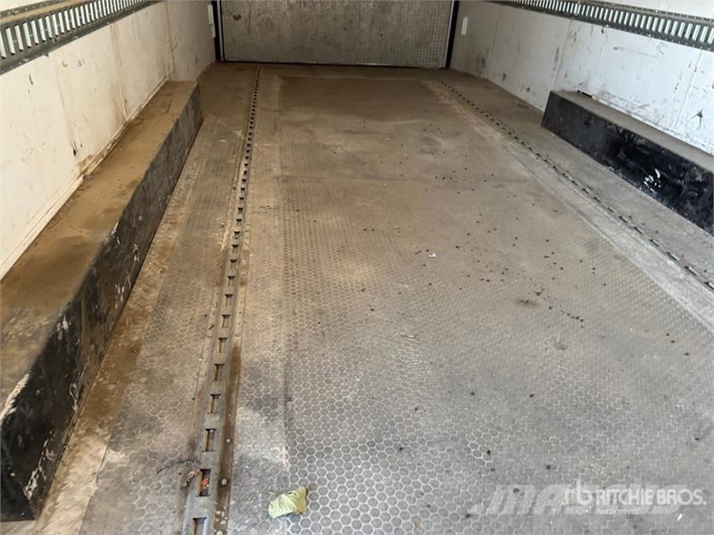 Vintage Trailers MLL SV44GTTA4 38 ft Tri/A Goosene Прицепы-фургоны