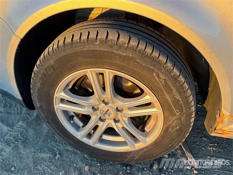 Volkswagen Golf Automobile Kistehergépjárművek