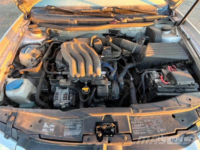 Volkswagen Golf Automobile Kistehergépjárművek