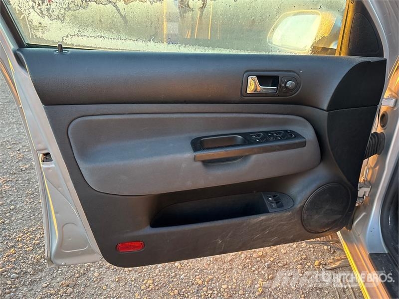 Volkswagen Golf Automobile Kistehergépjárművek