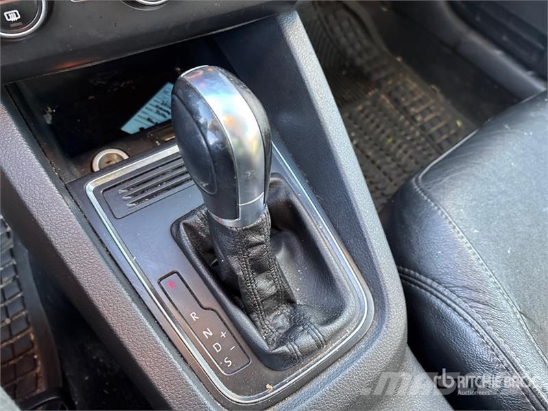 Volkswagen Jetta Automobile Avtomobili