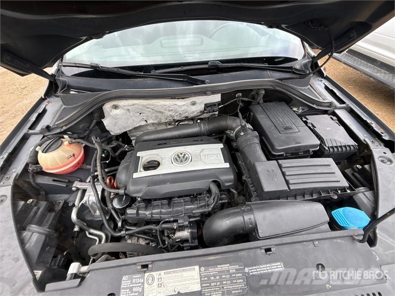 Volkswagen Tigaun AWD SUV Carros