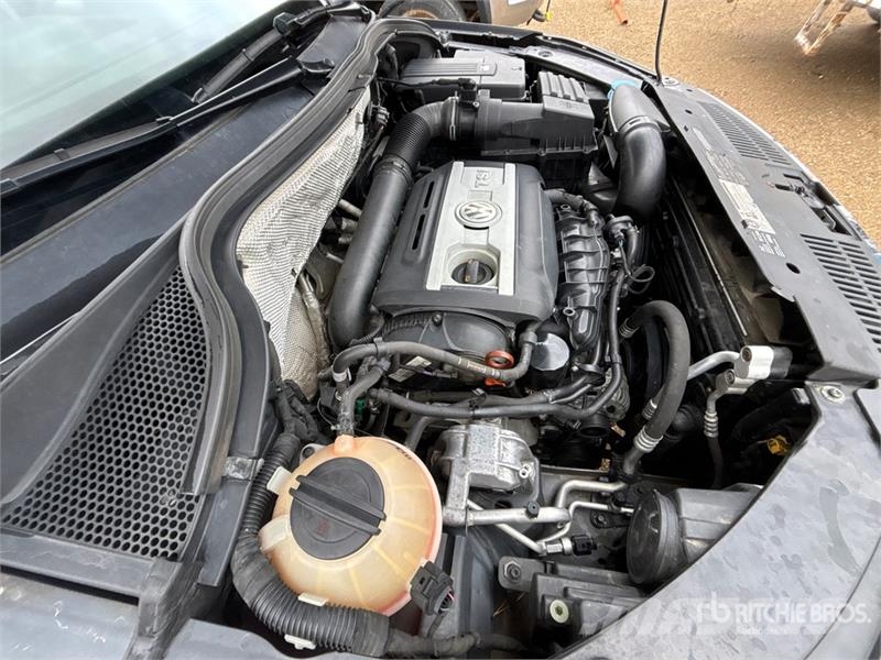 Volkswagen Tigaun AWD SUV Carros