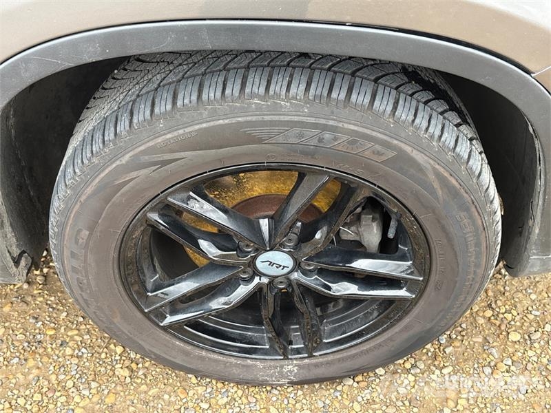 Volkswagen Tigaun AWD SUV Carros