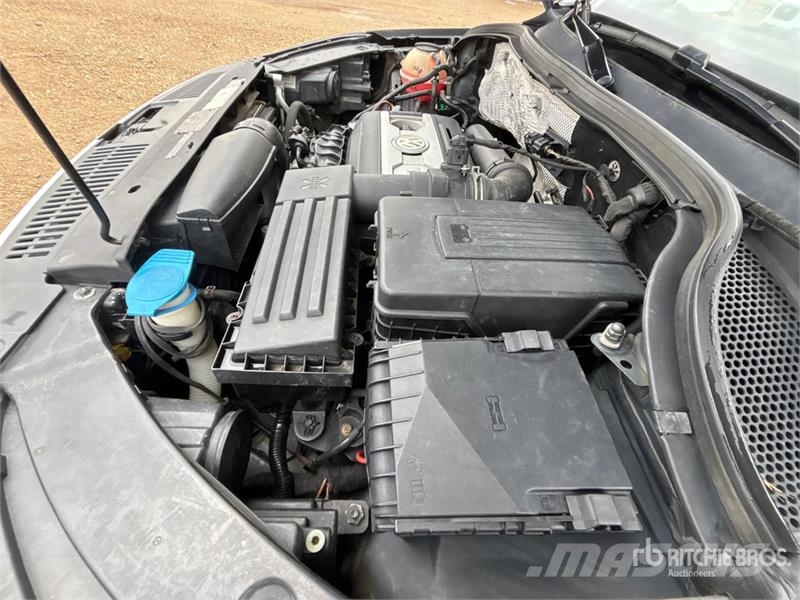 Volkswagen Tigaun AWD SUV Carros