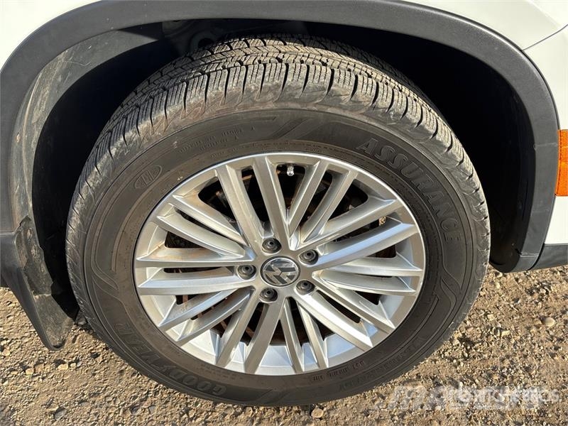 Volkswagen Tiguan SUV Cars