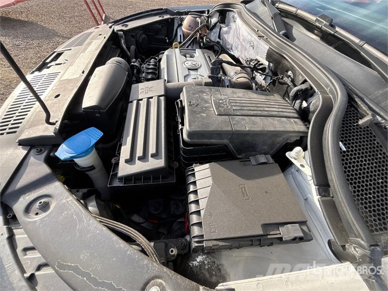 Volkswagen Tiguan SUV Cars