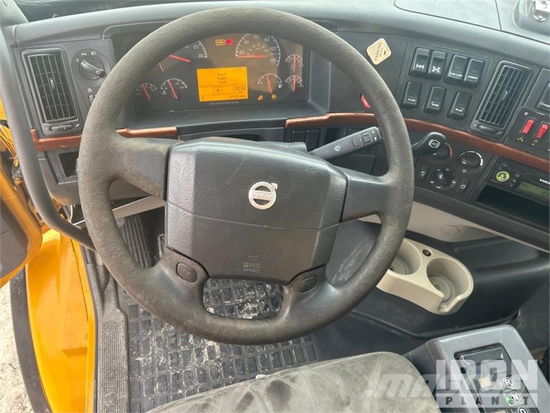 Volvo 6x4 T/A Dump Truck Kiper tovornjaki