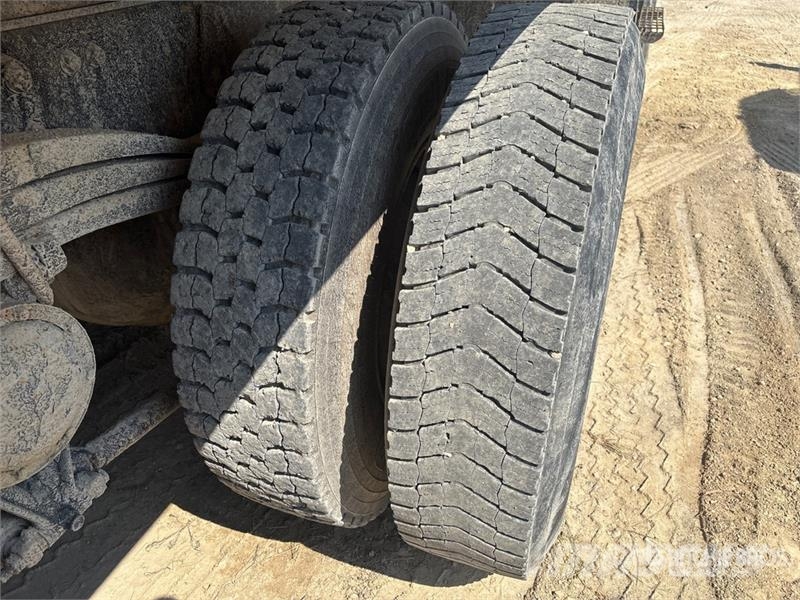 Volvo 6x4 T/A Dump Truck Caminhões basculantes