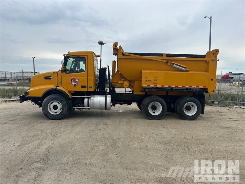 Volvo 6x4 T/A Dump Truck Kiper tovornjaki