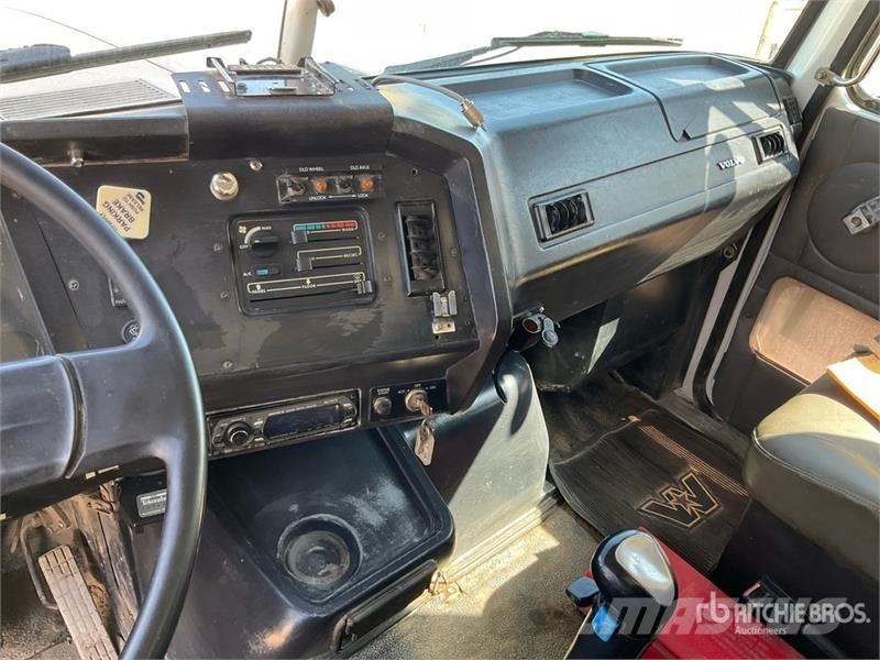 Volvo 6x4 T/A Dump Truck Caminhões basculantes