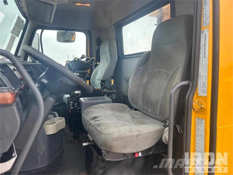 Volvo 6x4 T/A Dump Truck Kiper tovornjaki