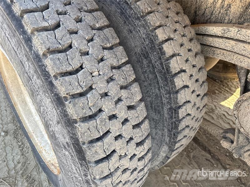 Volvo 6x4 T/A Dump Truck Caminhões basculantes
