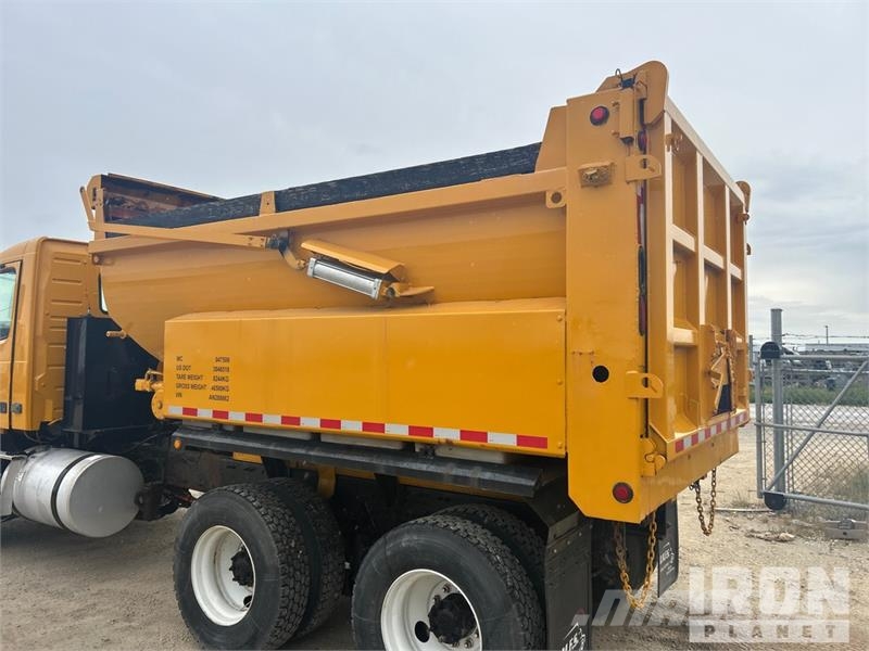 Volvo 6x4 T/A Dump Truck Kiper tovornjaki