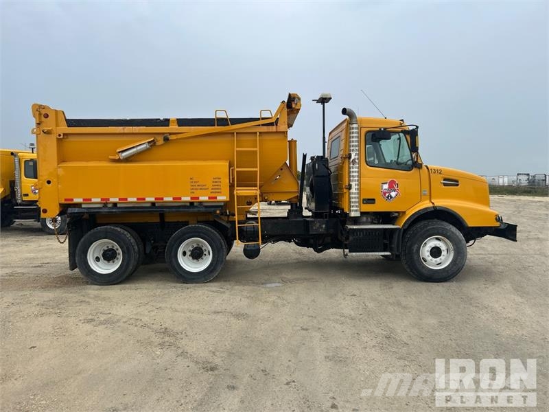 Volvo 6x4 T/A Dump Truck Kiper tovornjaki