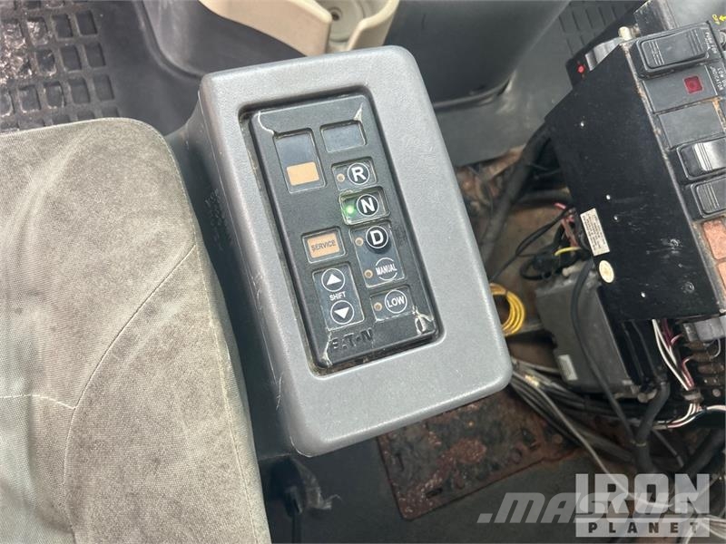 Volvo 6x4 T/A Dump Truck Kiper tovornjaki