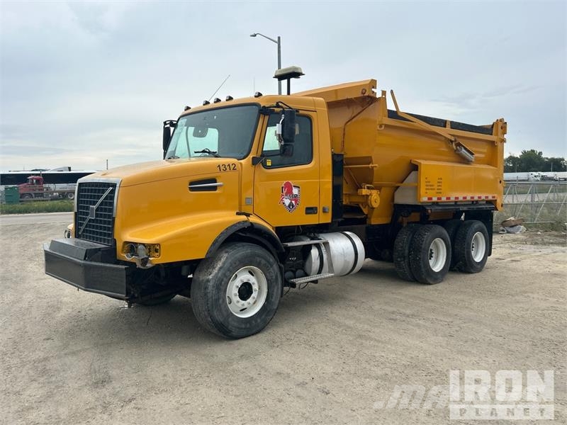 Volvo 6x4 T/A Dump Truck Kiper tovornjaki