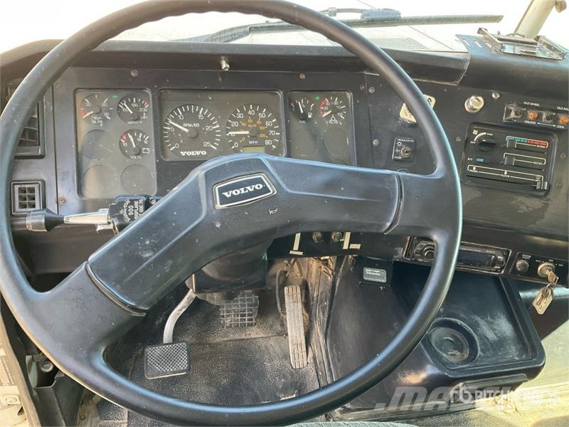 Volvo 6x4 T/A Dump Truck Caminhões basculantes