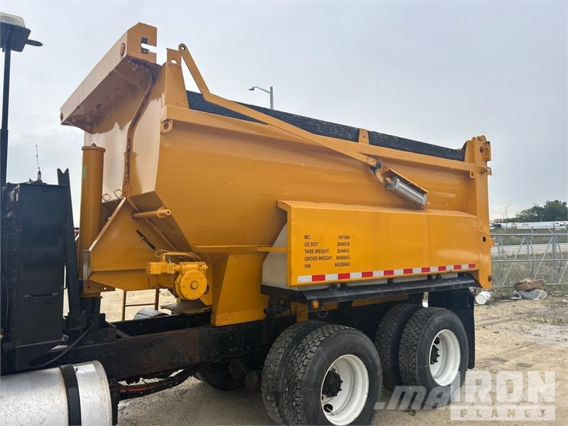 Volvo 6x4 T/A Dump Truck Kiper tovornjaki
