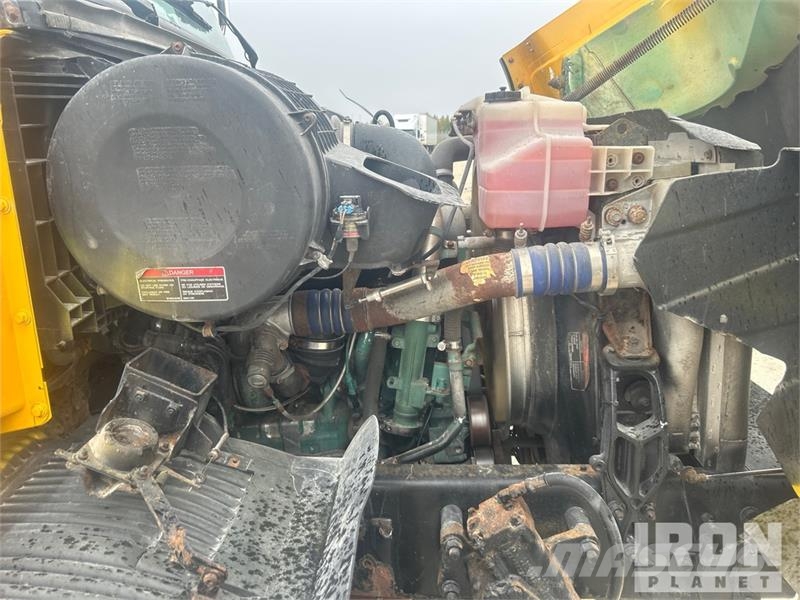 Volvo 6x4 T/A Dump Truck Kiper tovornjaki