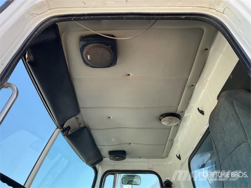 Volvo 6x4 T/A Dump Truck Caminhões basculantes