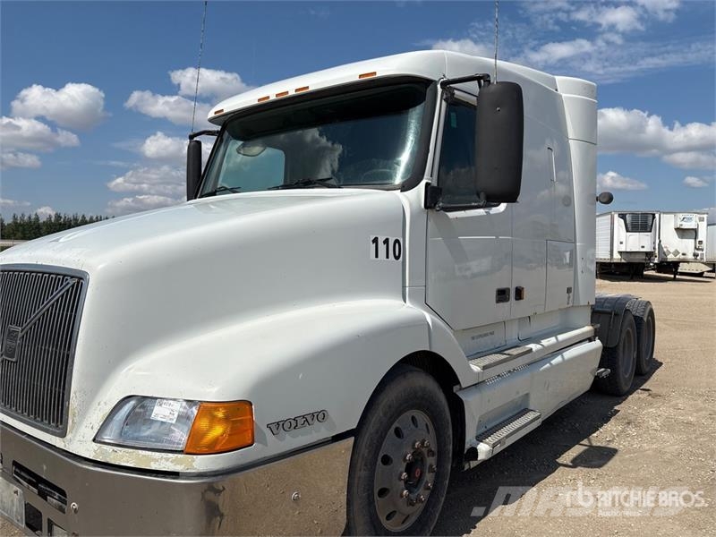 Volvo 6x4 T/A Sleeper Truck Tractor Prime Movers
