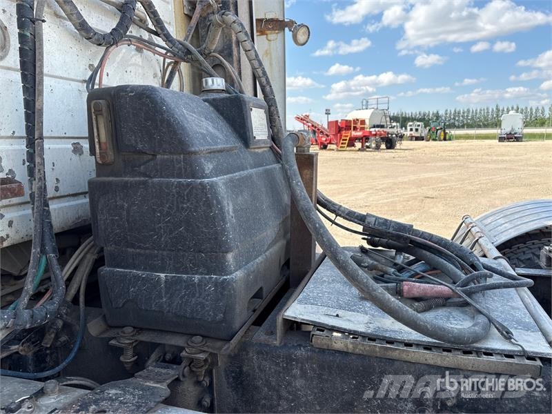 Volvo 6x4 T/A Sleeper Truck Tractor Prime Movers