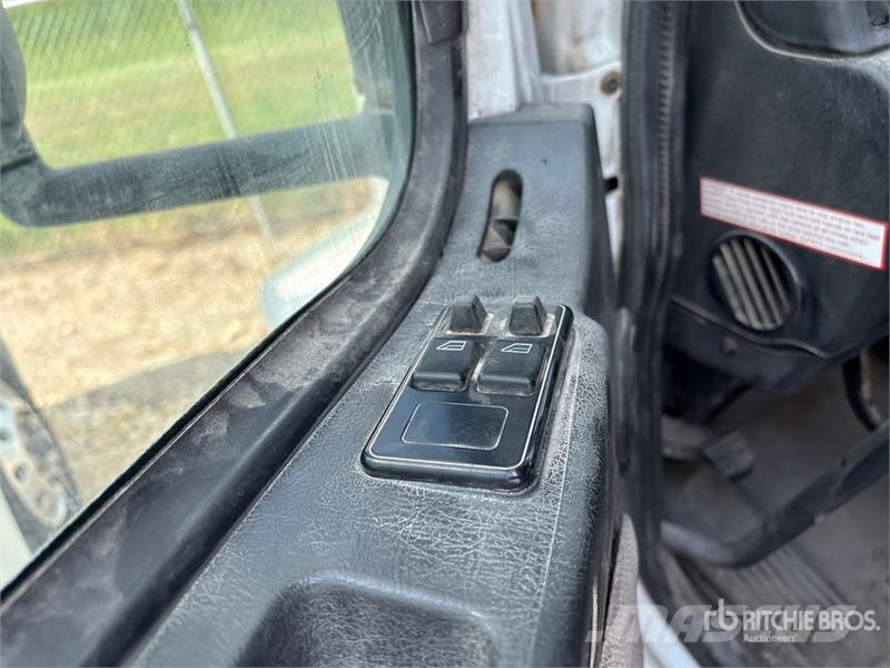 Volvo 6x4 T/A Sleeper Truck Tractor Prime Movers