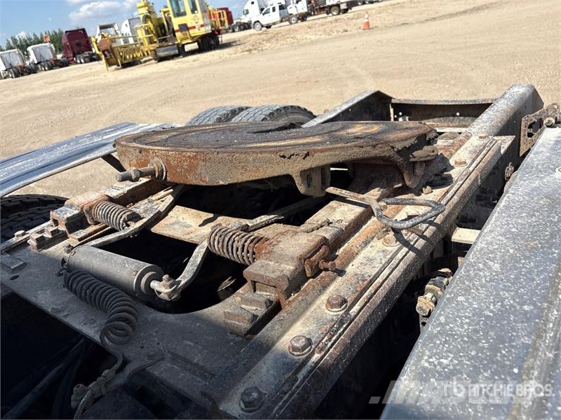 Volvo 6x4 T/A Sleeper Truck Tractor Prime Movers