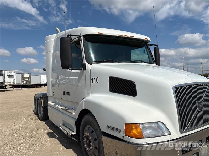 Volvo 6x4 T/A Sleeper Truck Tractor Prime Movers