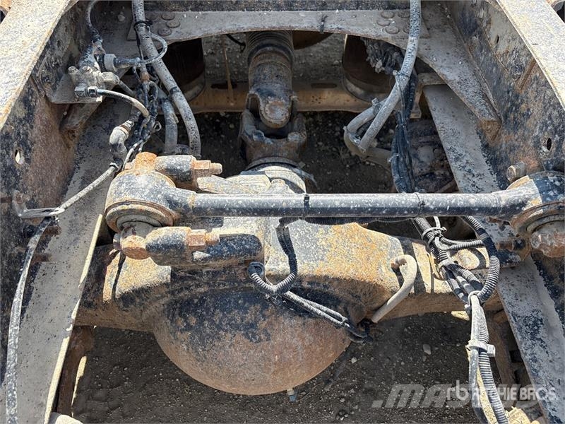 Volvo 6x4 T/A Sleeper Truck Tractor Prime Movers