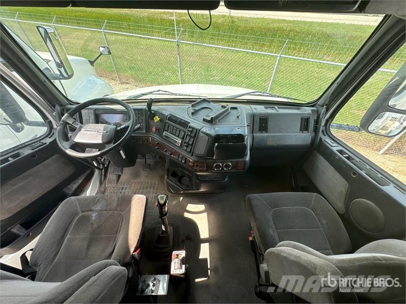 Volvo 6x4 T/A Sleeper Truck Tractor Prime Movers