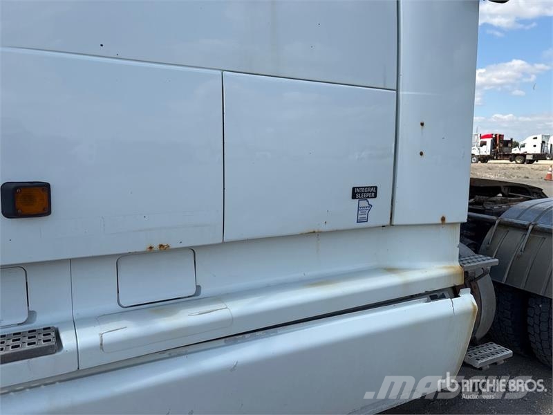 Volvo 6x4 T/A Sleeper Truck Tractor Prime Movers