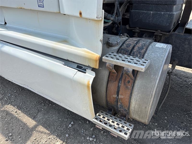 Volvo 6x4 T/A Sleeper Truck Tractor Prime Movers