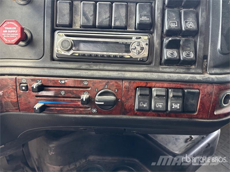 Volvo 6x4 T/A Sleeper Truck Tractor Prime Movers