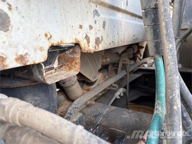 Volvo 6x4 T/A Sleeper Truck Tractor Prime Movers