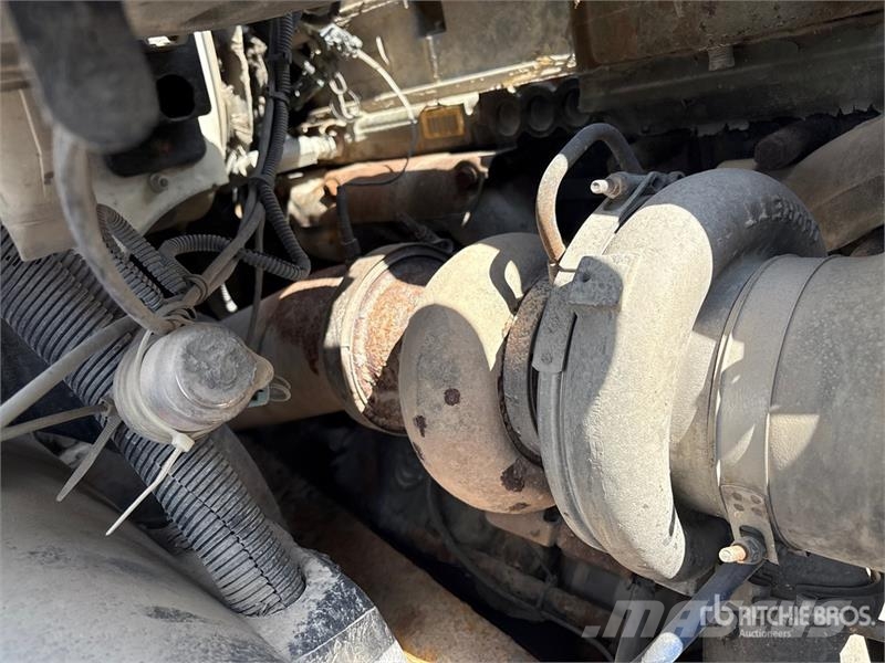 Volvo 6x4 T/A Sleeper Truck Tractor Prime Movers