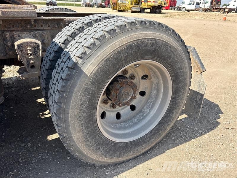 Volvo 6x4 T/A Sleeper Truck Tractor Prime Movers