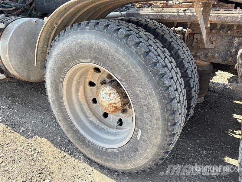 Volvo 6x4 T/A Sleeper Truck Tractor Prime Movers
