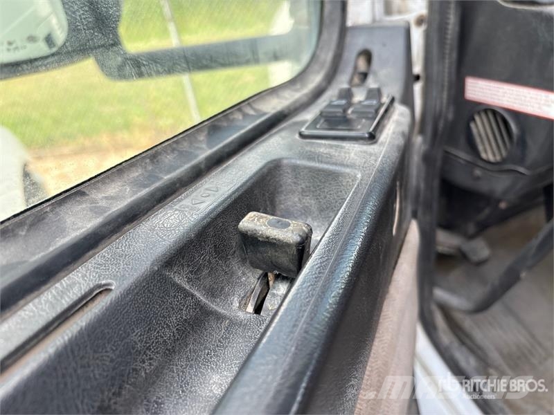 Volvo 6x4 T/A Sleeper Truck Tractor Prime Movers