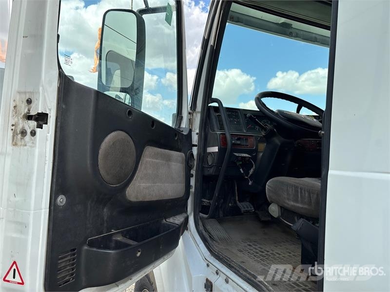 Volvo 6x4 T/A Sleeper Truck Tractor Prime Movers