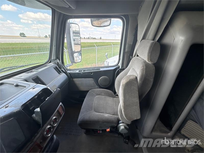 Volvo 6x4 T/A Sleeper Truck Tractor Prime Movers