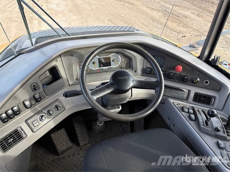 Volvo A30G Artikulētie pašizgāzēji