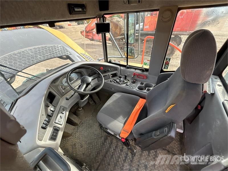 Volvo A30G Artikulētie pašizgāzēji