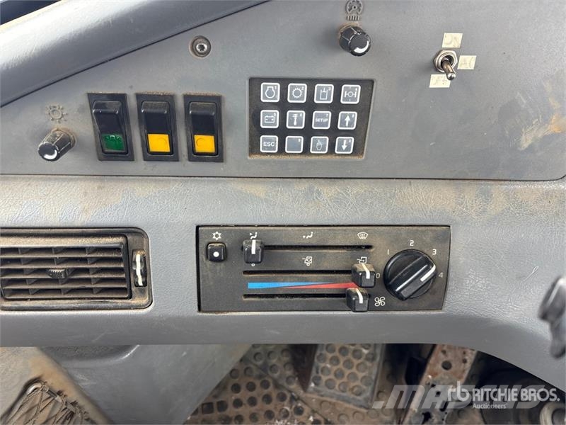 Volvo A40E Artikulētie pašizgāzēji