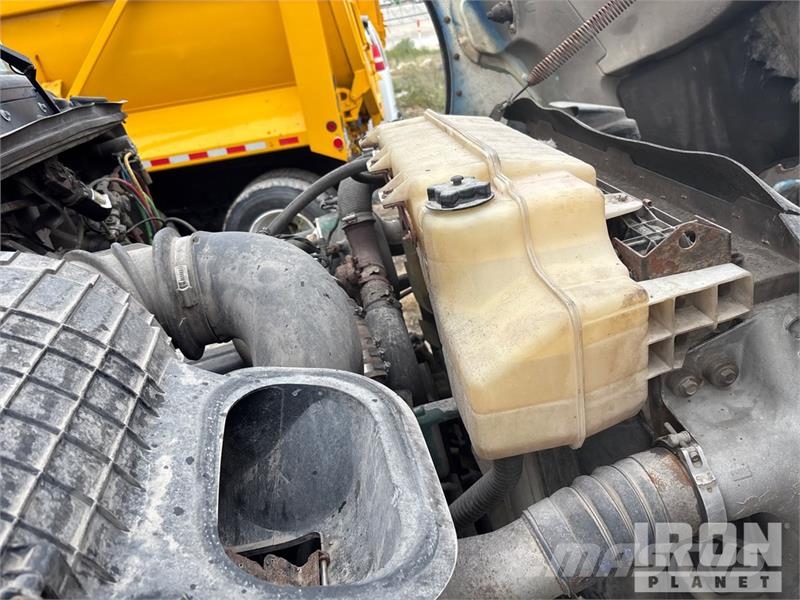 Volvo D13 Volvo Power 6x4 T/A Dump Truck (Inoperable) Camion ribaltabili