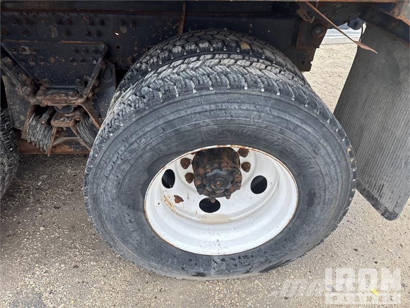 Volvo D13 Volvo Power 6x4 T/A Dump Truck (Inoperable) Camion ribaltabili