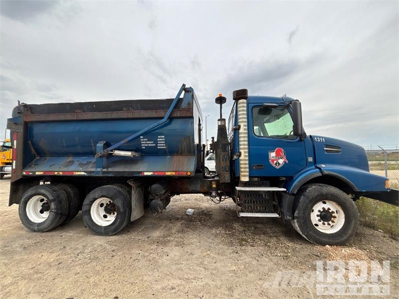 Volvo D13 Volvo Power 6x4 T/A Dump Truck (Inoperable) Camion ribaltabili